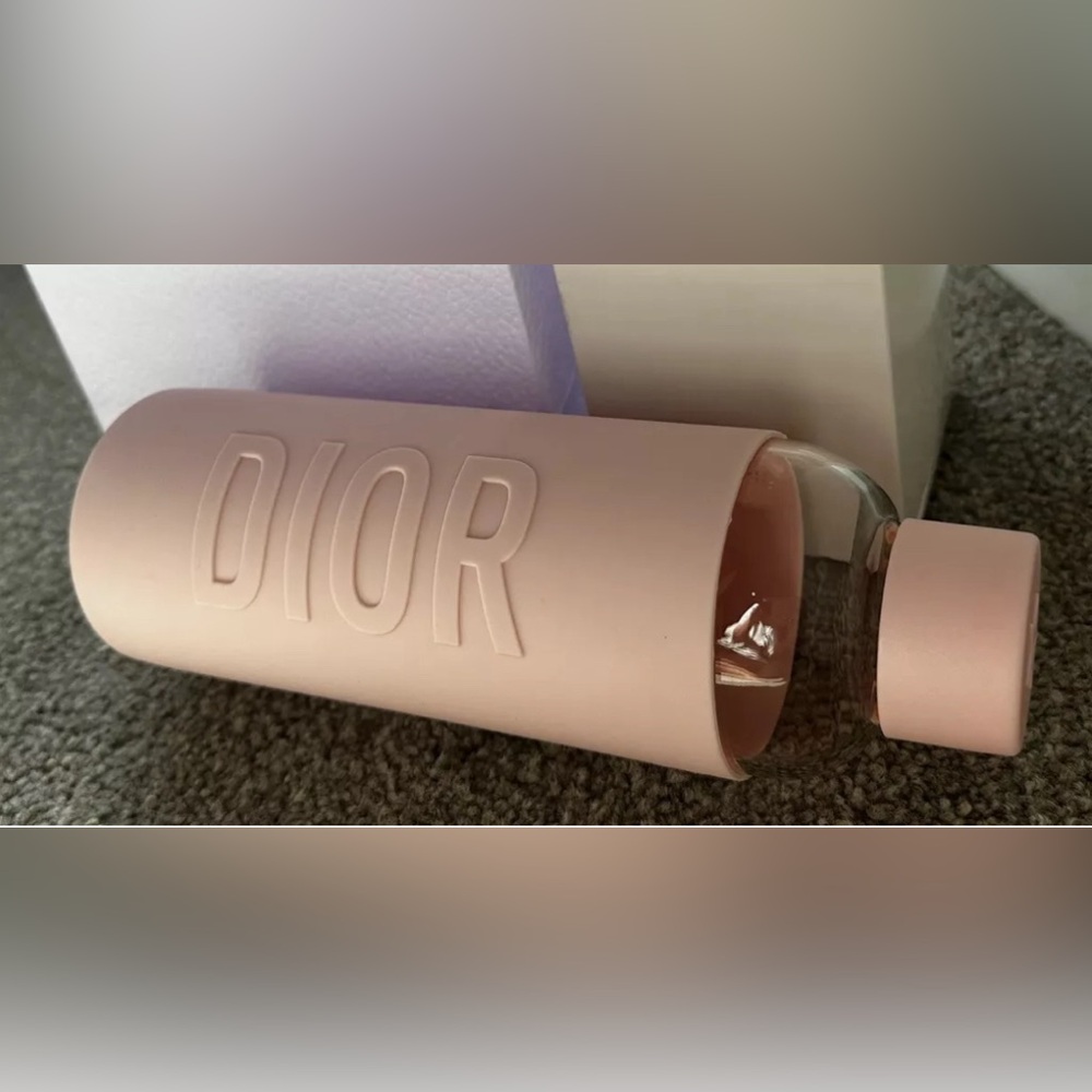 Dior Glass Water Bottle with Pink Silicone Cover - Picture 4 of 6